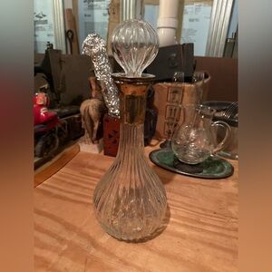 Elegant crystal wine/liquor decanter with silver Accents
